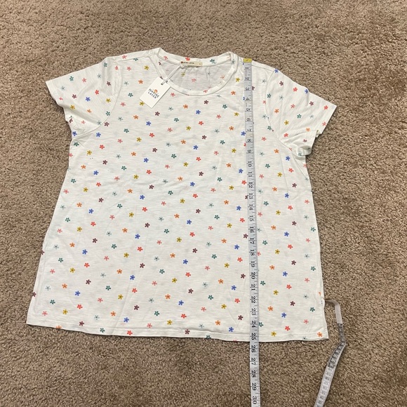 Marine Layer Swing Crew Tee in Multi Daisy Print - Picture 5 of 7